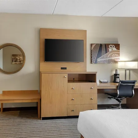 Best Western Royal Plaza Hotel And Trade Center-2