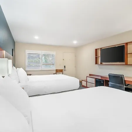 Best Western Plus Clocktower Inn-3