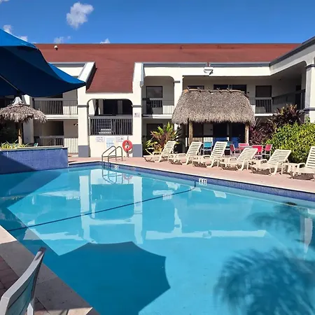 Days Inn By Wyndham Florida City-2