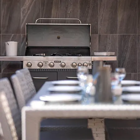 Mainstay Suites Kew-3