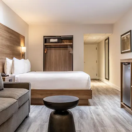Atrium Hotel Vancouver-3