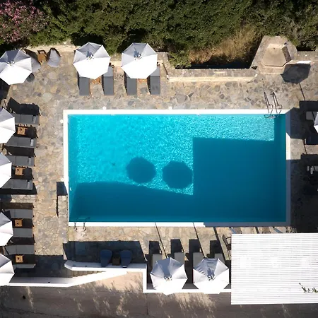 Akrotiri Hotel-3