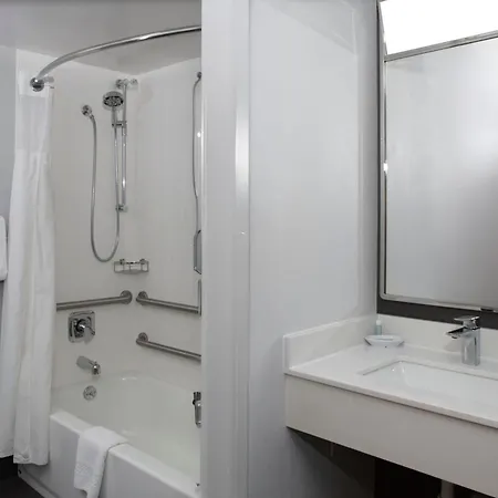 Courtyard By Marriott Richmond Northwest-2