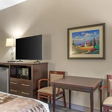 Best Western Plus Pembina Inn & Suites-2