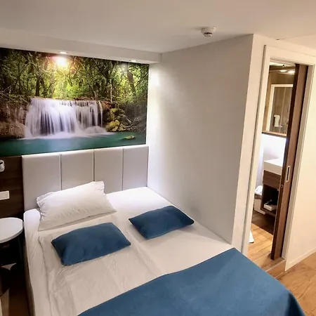 Hotel Emonec-2
