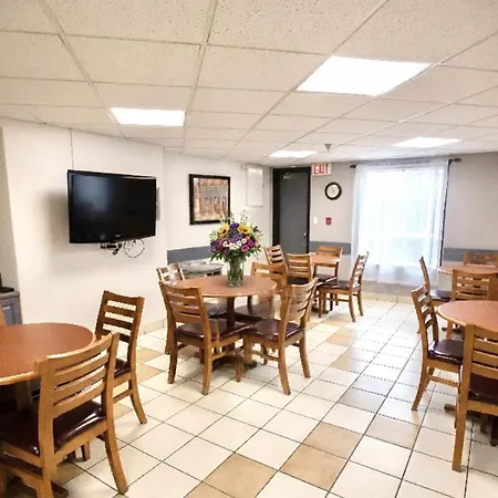 Super 8 By Wyndham Whitecourt-3