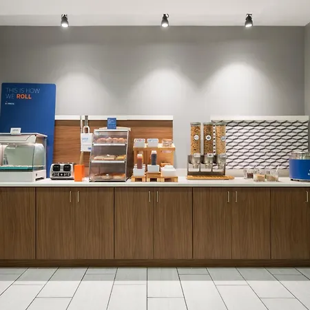 Holiday Inn Express Pembroke By Ihg-3