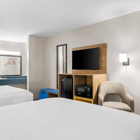Days Inn By Wyndham Adel I-75-3