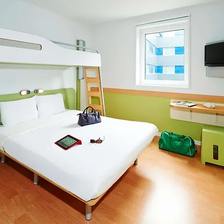 ibis budget Amberieu en Bugey/Chateau Gaillard A42-3