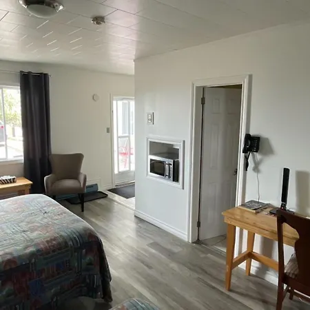 Haileybury Beach Motel-3