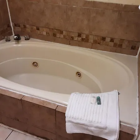 Econo Lodge Inn & Suites Griffin North-2
