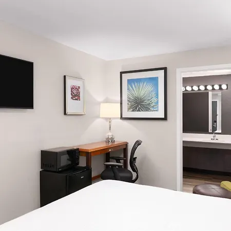 Basecamp Puyallup A Travelodge By Wyndham-2