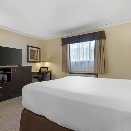 Best Western Plus Baker Street Inn-3