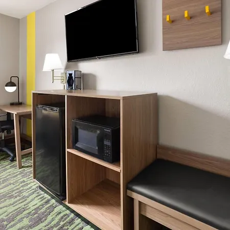 Super 8 By Wyndham New Stanton-2