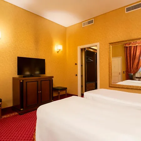 Hotel Maxim-2