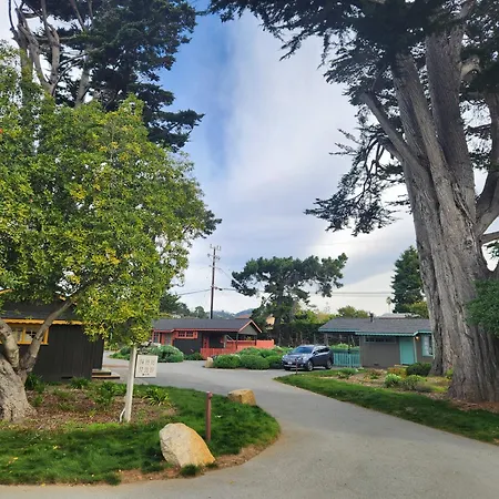 Carmel River Inn & Cottages-3