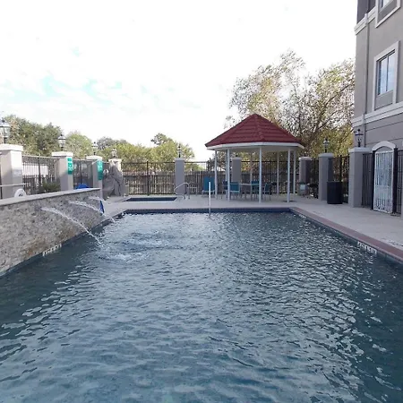 Quality Inn And Suites-3