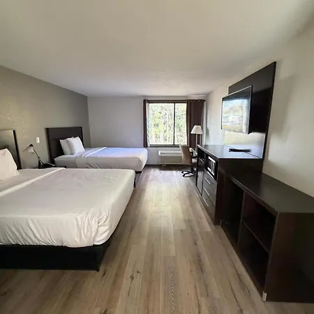Ramada By Wyndham Stevens Point-2