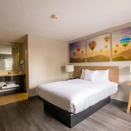 Days Inn & Suites By Wyndham Albuquerque North-2