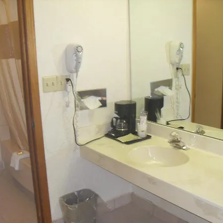 Days Inn By Wyndham Maumee/Toledo-2