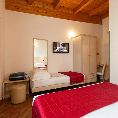 Simon Hotel-2