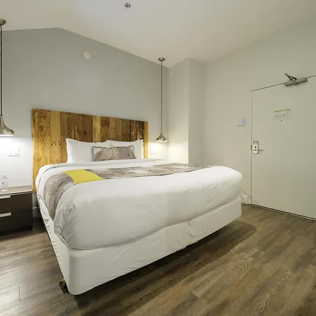 Hotel Lac Brome-3