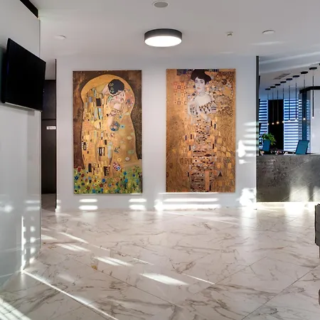 Best Western Plus Premium Inn-3