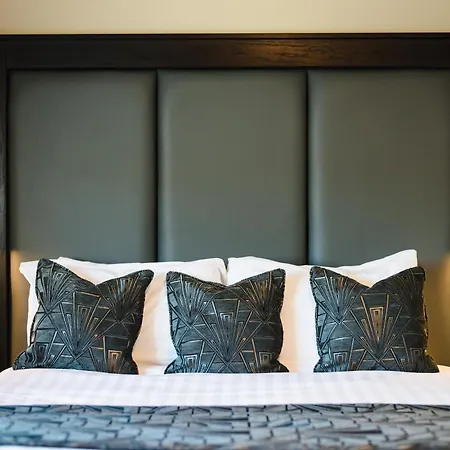 Crown Lodge Hotel-3