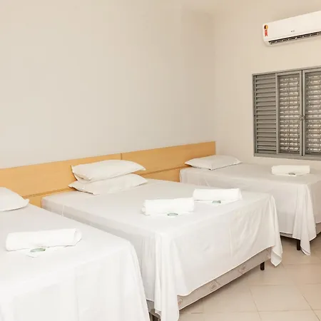 Hotel Pequeno Mundo 2-3