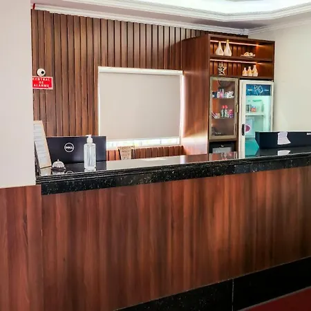 Hotel Pequeno Mundo 2-3