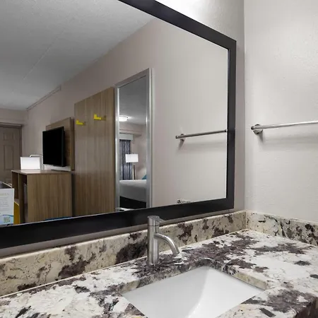 Days Inn By Wyndham Charleston Wv-3