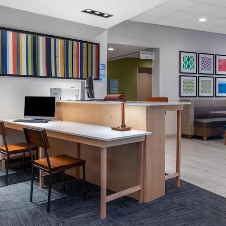 Holiday Inn Express & Suites - Wildwood - The Villages By Ihg-2