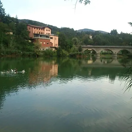 Una Finestra Sul Lago-3