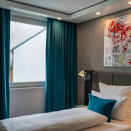 Motel One Berlin Mitte-2
