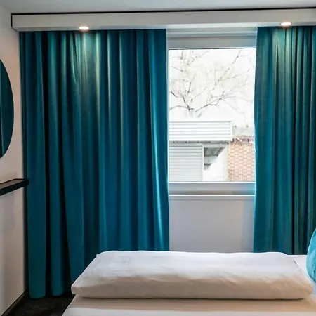 Motel One Berlin Mitte-2