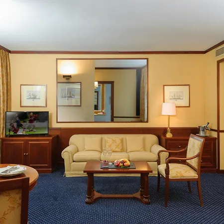 Leonardo Hotel Milan City Center-3