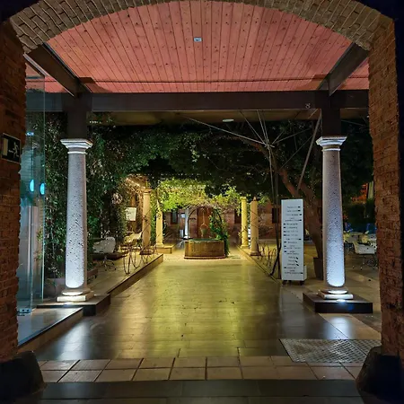 Hotel Boutique Palacio de la Serna-3