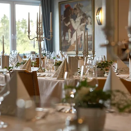Hotel Zur Burg Sternberg-2