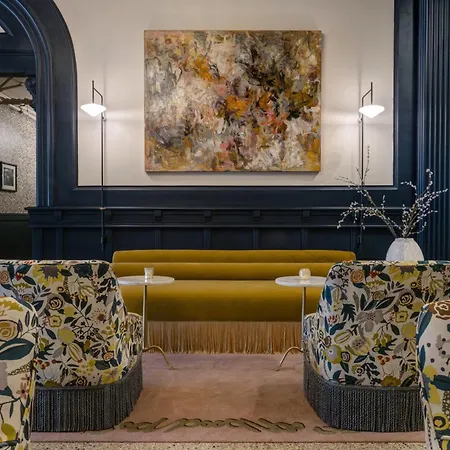 Marqueen Hotel - Newly Renovated-2