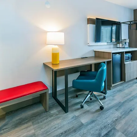 Comfort Suites-2