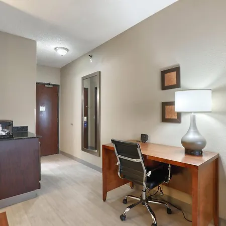 Comfort Suites Madison West - Middleton-2
