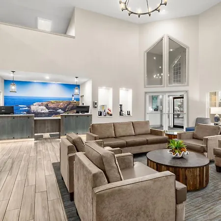 La Quinta By Wyndham Newport-3