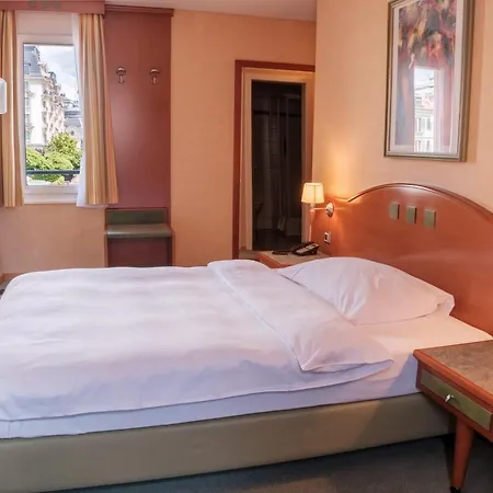 Hotel Du Port-2