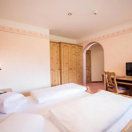 Hotel Edelweiss-3