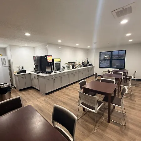 Mainstay Suites Rochester South Mayo Clinic-3
