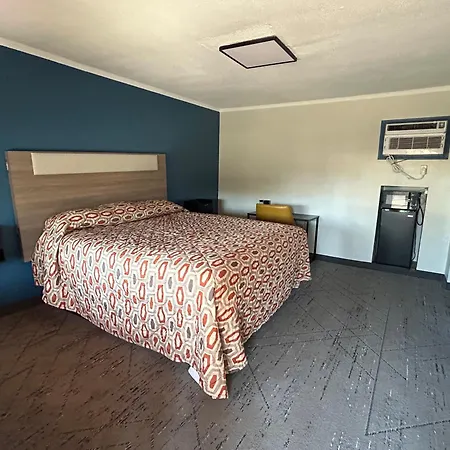 Woodlawn Hills Motel-2