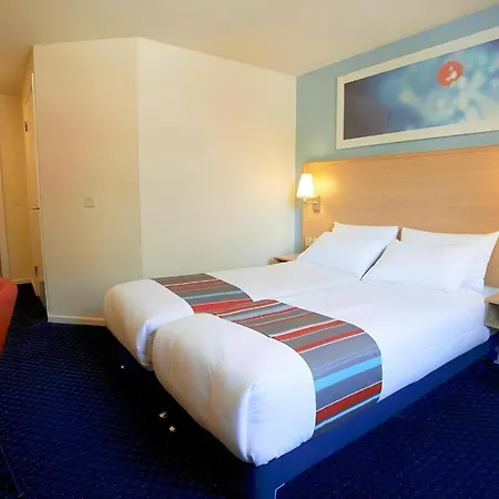 Travelodge Perth Broxden Junction-3