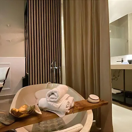 Abalú Collection Hotel Boutique Gran Via-3