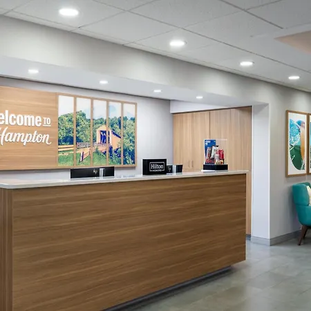Hampton Inn Marietta-3