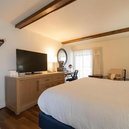 Fireside Inn And Suites Bangor-2